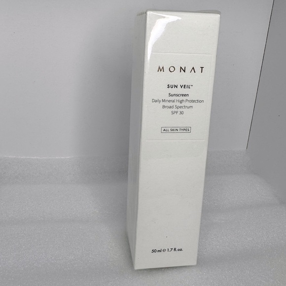 Monat Sun Veil Mineral Sunscreen - Picture 2 of 4